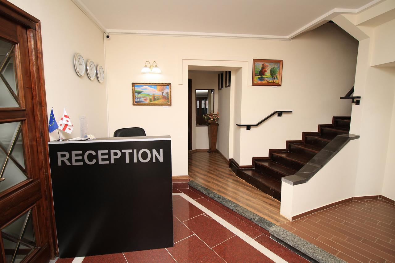 Готель Tiflis House Екстер'єр фото