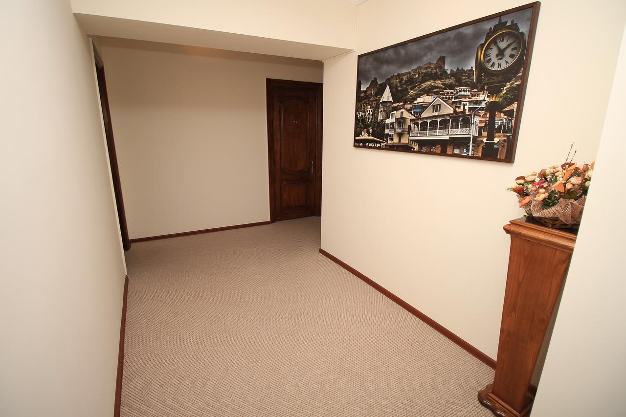 Готель Tiflis House Екстер'єр фото
