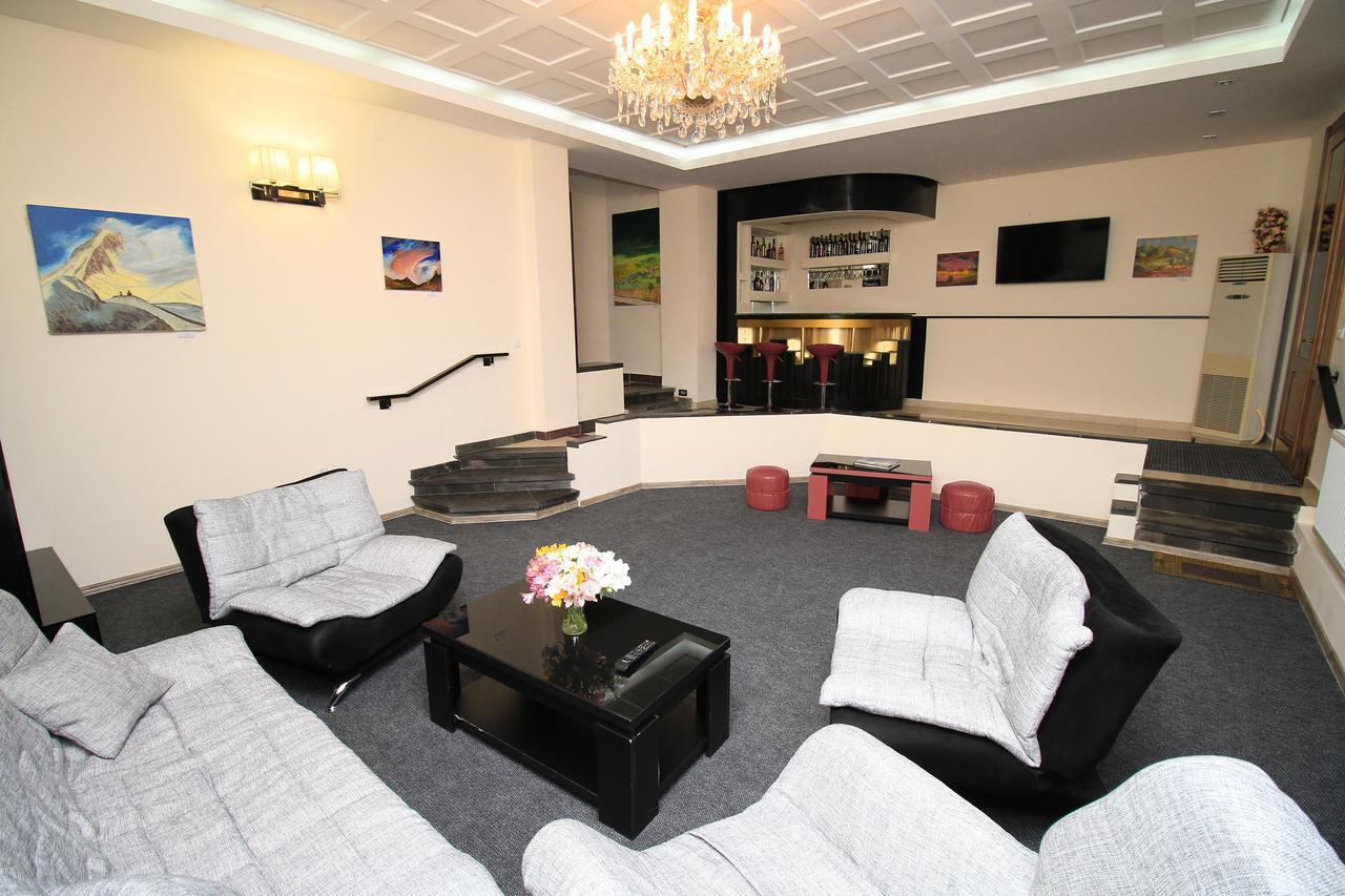 Готель Tiflis House Екстер'єр фото